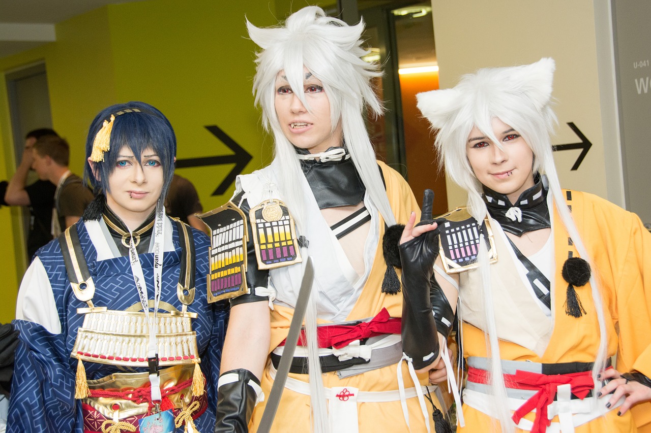A-Bunch-Of-Sugoi-Inu-Warrior-Cosplayers-Posing-At-An-Anime-Convention